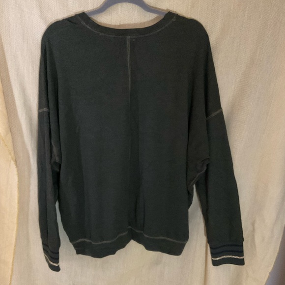 Sundry Green Oversized Dolman Sleeve Sweater Size 4 (M/L). - Picture 3 of 4